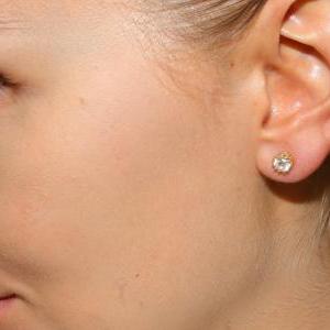 Gold earrings, crystal stud earings..