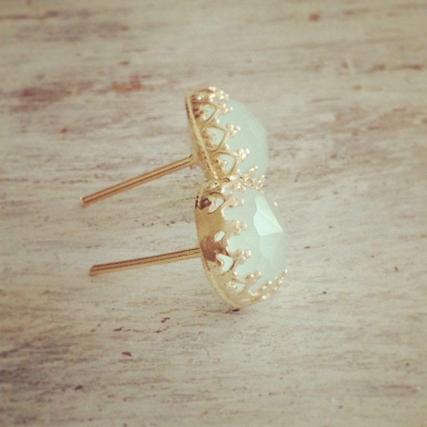 Gold earrings, jade stud earrings, stud earrings, classic earrings, wedding earrings, Goldfilled earrings 7013